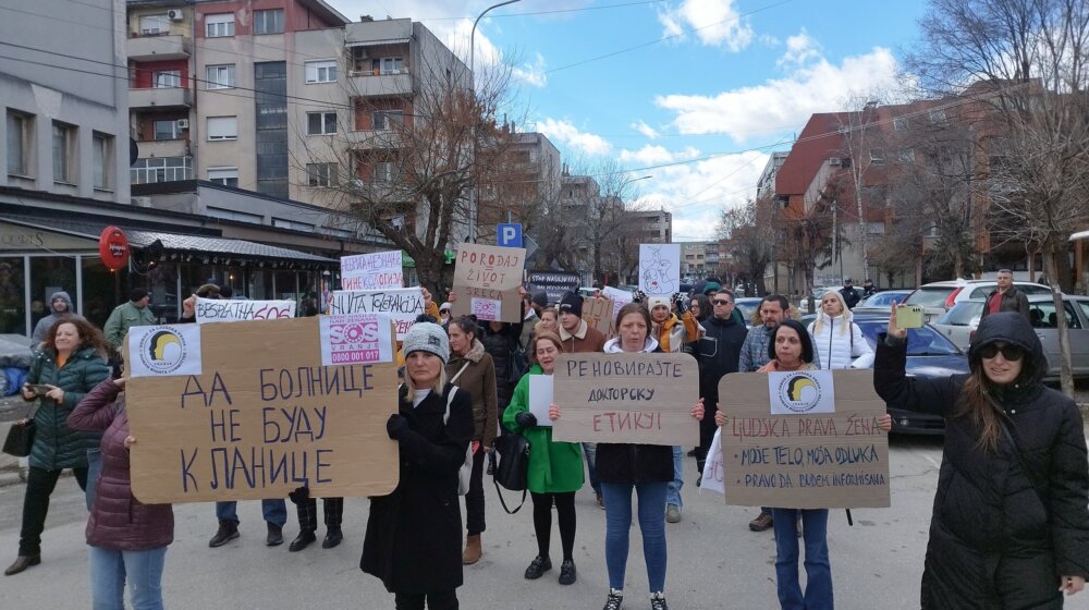 "Da bolnice ne budu klanice": Protest u Vranju protiv akušerskog nasilja 1