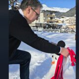 Vučić u Švajcarskoj napravio Sneška Belića za sina Vukana 5