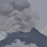 Više hiljada ljudi evakuisano u Indoneziji zbog erupcije vulkana 5