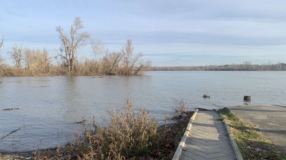 Agencija za zaštitu životne sredine objavila rezultate analiza vode iz Dunava nakon potonuća barže 1