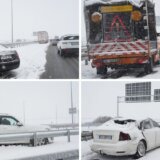 Sneg sa sobom doneo i kolaps u saobraćaju: Na više mesta u Srbiji saobraćajne nesreće (FOTO) 11