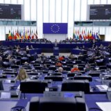 Dojče vele o rezoluciji Evropskog parlamenta: Dovodi Vučićev režim u škripac 10