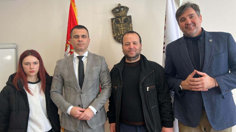Vlada će pomoći Srbima u Albaniji 1