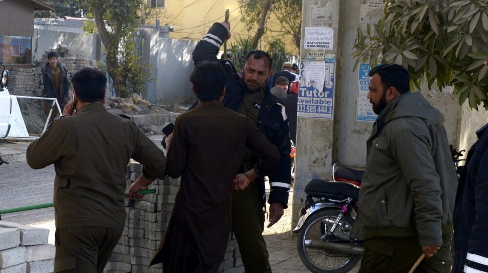 U Pakistanu policija nasilno razbila skupove pristalica bivšeg premijera 1