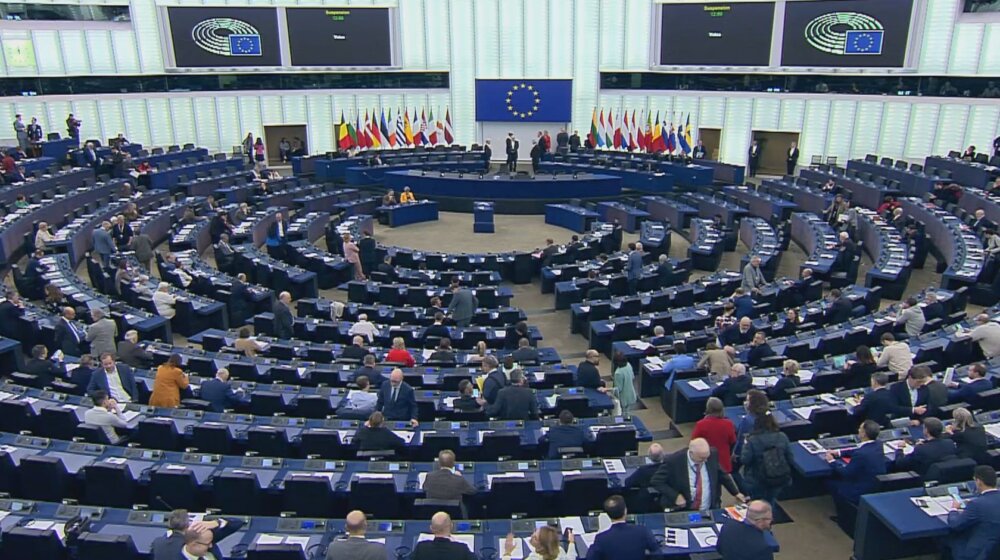 U Evropski parlament su ušli i neki od atipičnih političara: Od jutjubera do zatvorenika 1