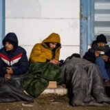 Preživeli migranti spaseni sa čamca u Sredozemnom moru kažu da je 60 ljudi stradalo tokom putovanja 4