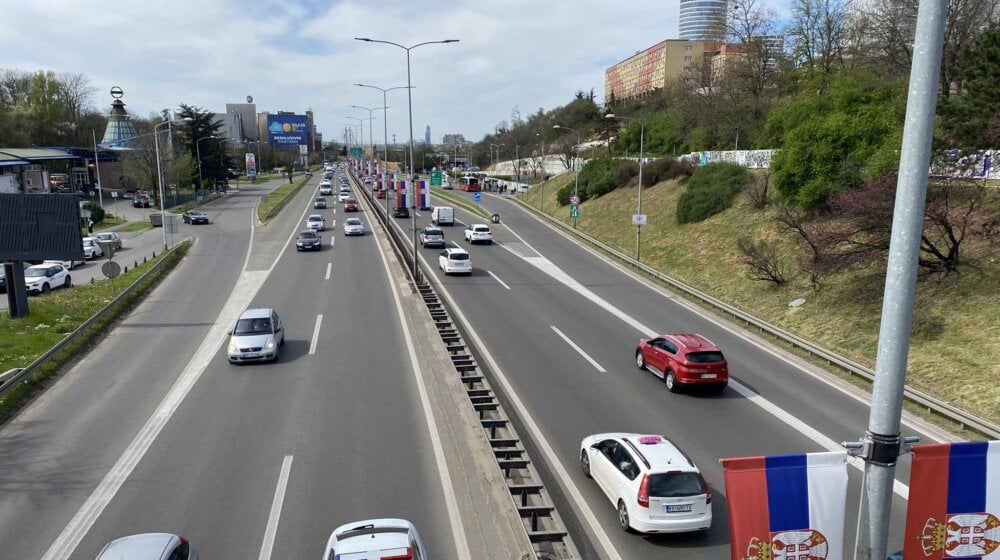 Putevi Srbije apeluju na vozače da oslobode zaustavnu traku na autoputu 8
