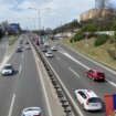 Putevi Srbije apeluju na vozače da oslobode zaustavnu traku na autoputu 16