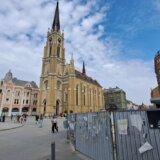 Velečasni Atila Želer o obnovi novosadske "Katedrale": Stručnjaci će utvrditi da li su pukotine na lukovima crkve nastale zbog izgradnje podzemne garaže 6
