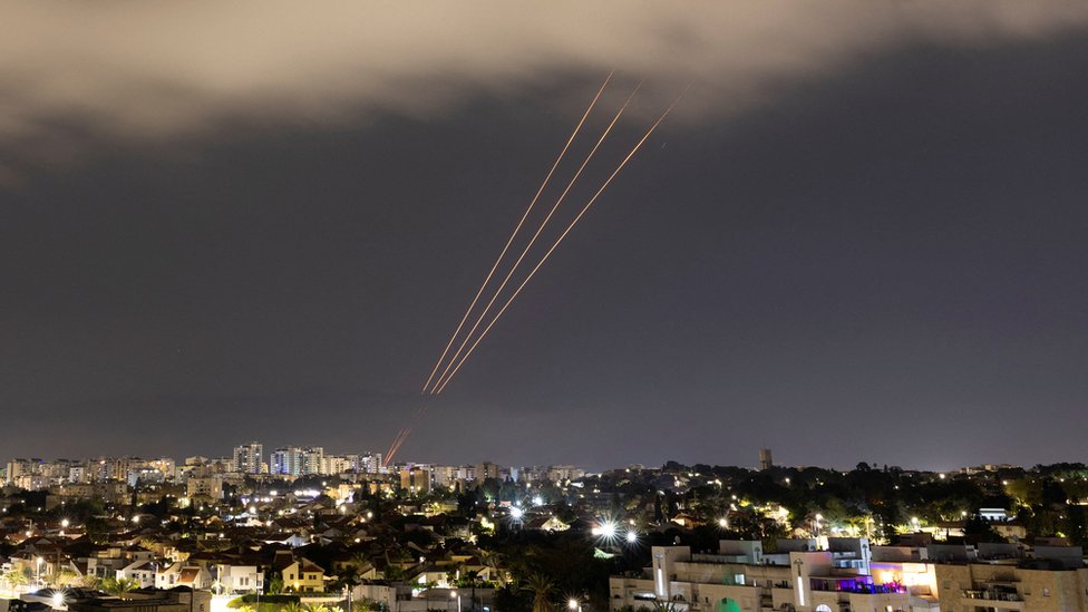 Protivraketni sistem u gradu Aškelonu gađa dronove i projektile Irana