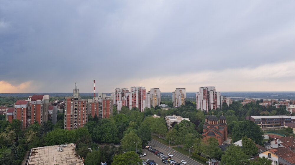 U Srbiji danas oblačno, toplo i sparno vreme ponegde sa kišom, na jugozapadu grad 7