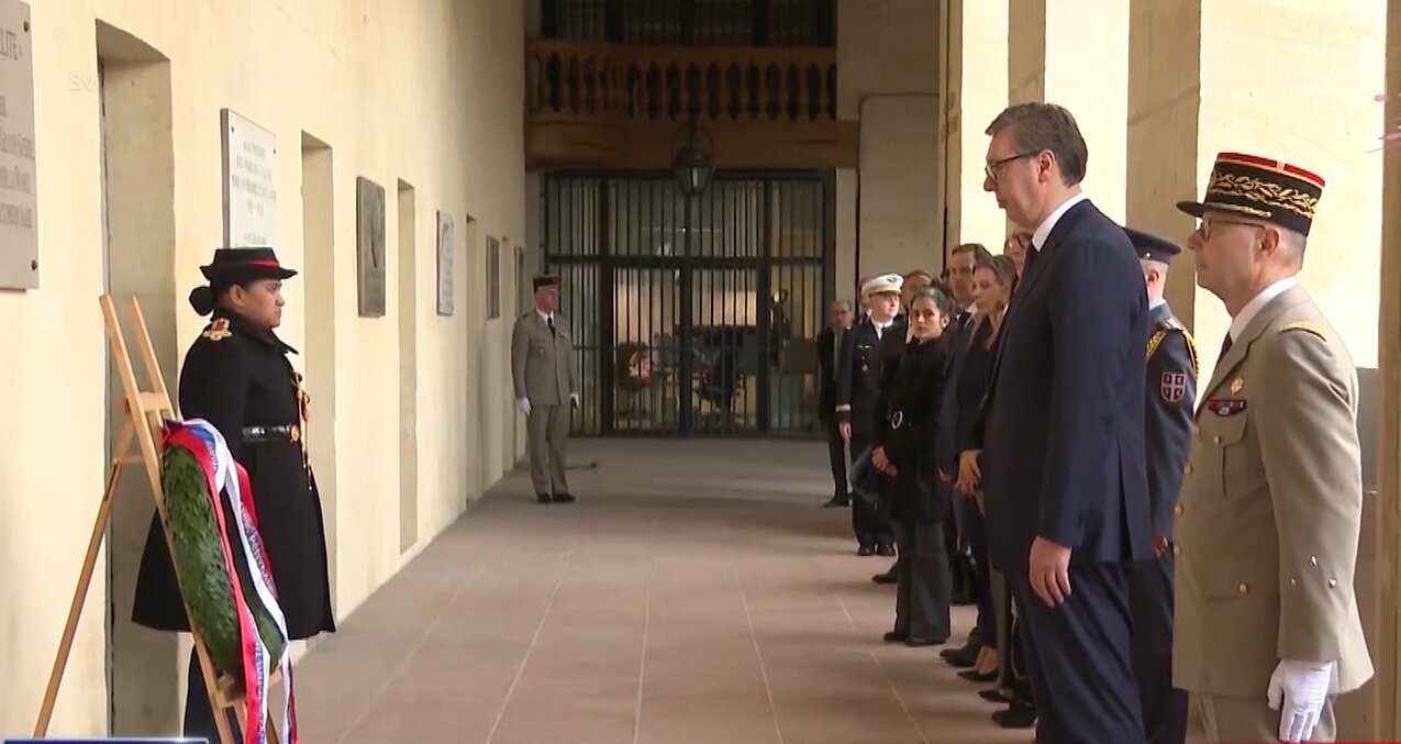 Vučić počeo posetu Parizu polaganjem venca na spomen-ploču u slavu srpske vojske 2
