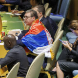 "Umesto zastave, Vučić je mogao da obuče narodnu nošnju": Sednica UN o genocidu u Srebrenici iz ugla bivšeg ambasadora u Njujorku 6
