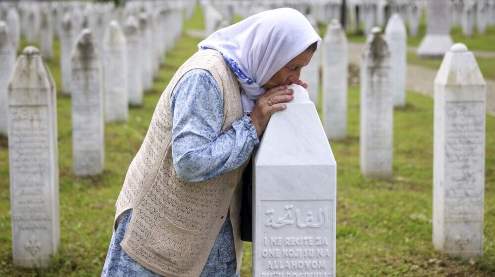 Otvorena izložba o genocidu u Srebrenicu u sedištu UN: Artefakti, fotografije i video svedočanstva preživelih 12