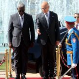 Vučević ispred Palate Srbije svečano dočekao premijera Gabona 6