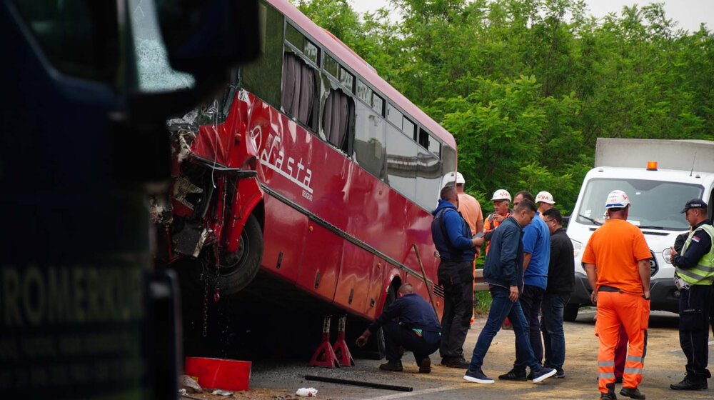 GSP gori, a vlast nam se češlja 11