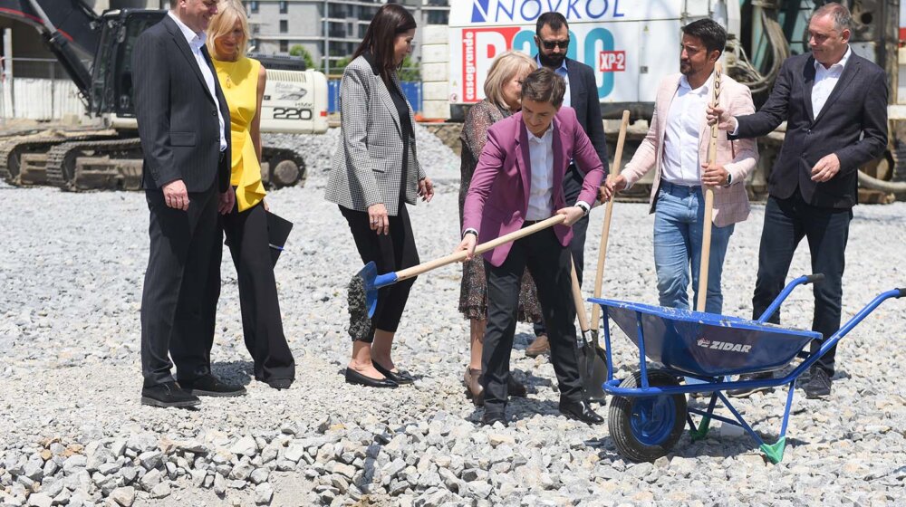 Položen kamen temeljac za izgradnju osnovne škole i vrtića u Beogradu na vodi 1