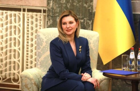 Akti mashtrim i politikës së jashtme të Vuçiqit: Nga një takim i përzemërt me Olena Zelenska në një leksion në Shtëpinë Ruse 4