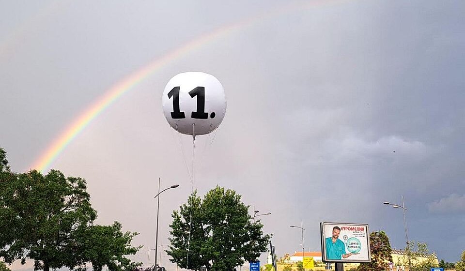 "Udruženi za slobodan Novi Sad": Aktivisti SNS uništili veliki balon, nikad prljavija kampanja u Novom Sadu 1