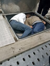 Carinici sprečili šverc migranata u gazištima autoprikolice (FOTO) 4