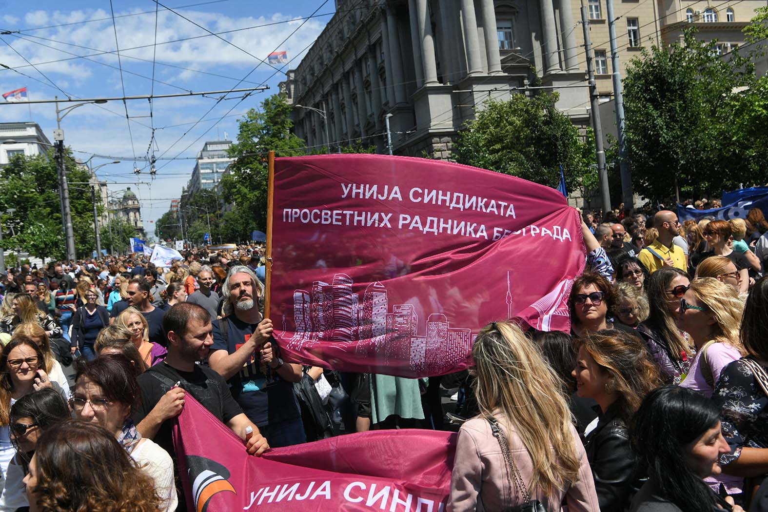(VIDEO) Protest prosvetnih radnika ispred Vlade Srbije: Traže hitnu izmenu Krivičnog zakonika i zaštitu kao advokati 5