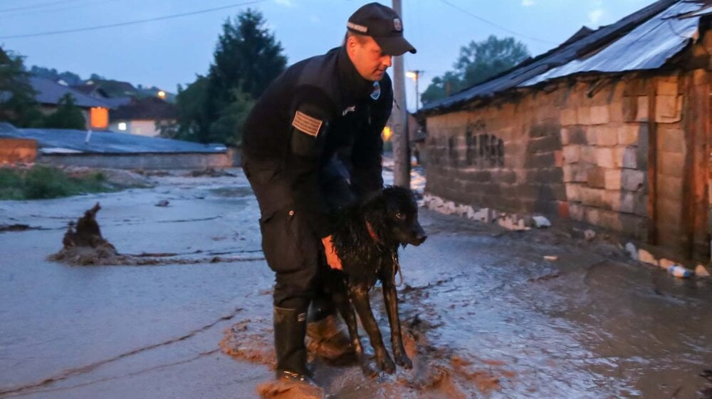 Nevreme pustošilo po Srbiji: Evakuacija, požari, poplave, neprohodne ulice (VIDEO) 14