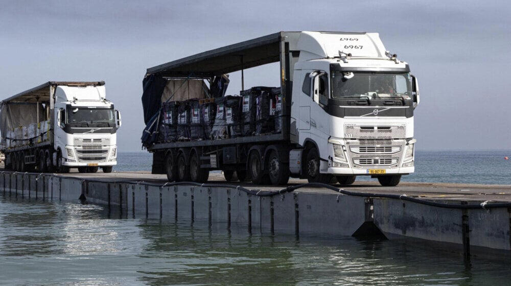 Pomoć s Kipra čeka da se popravi plutajući kej kod Gaze 1