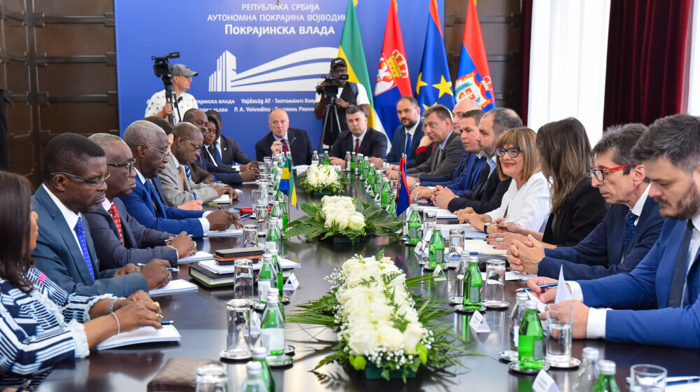 Premijerka Maja Gojković sa predsednikom Vlade Gabona: Skupština Vojvodine usvojila sporazum o saradnji sa pokrajinom u Angoli 1