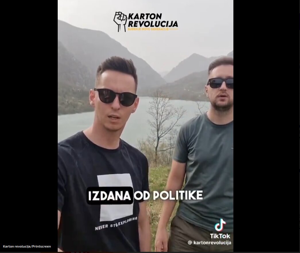 Momci Iz Bih Održali „javni čas“ Umesto U Srebrenicu Ulagano U Vile U