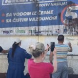 Kandidati za odbornike liste "Zrenjanin protiv nasilja" okrečili uništenu kuću: "Zajedno možemo da pobedimo, vratićemo pristojnost u Zrenjanin" 11