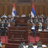 Poslanici i budući ministri proveli Prvi maj u Skupštini, manji incident izazvao Novaković, ujutru nastavak sednice (FOTO/VIDEO) 20