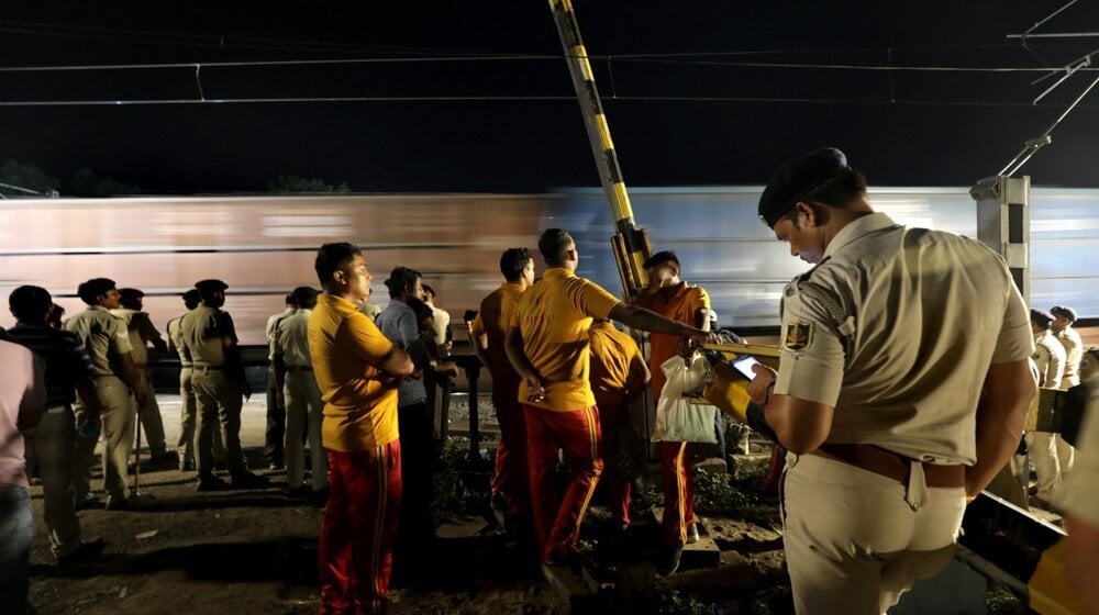 Sudar teretnog i putničkog voza u Indiji: Stradalo najmanje pet osoba 10