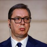 "Vučić se puši, Srbi imaju još jedan razlog da budu uznemireni": Politico o predsedniku Srbije i "lošem timu" 6