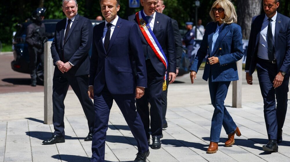 Makron će uskoro morati da se okrene opoziciji da bi formirao vladu: U Francuskoj u nedelju prvi krug vanrednih izbora 1