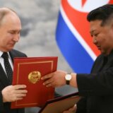 "Njih dvojica su čudan par, jedan je nasmejan i bucmast, drugi se mnogo mršti": Analitičar za Gardijan o odnosu Putina i Kim Džong Una 3