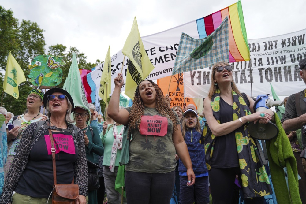 Hiljade demonstranata u Londonu traži zaštitu prirode i klime 2