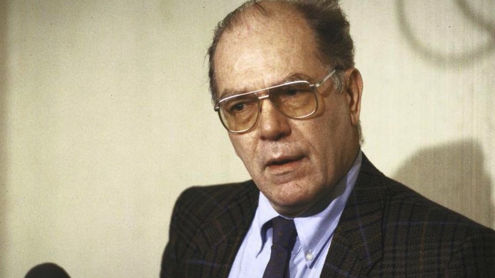 Right-wing politician Lyndon H LaRouche speaking at a press conference in 1987