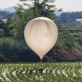 Južna i Severna Koreja: Ljudski izmet i stara odeća u ratu balonima 6