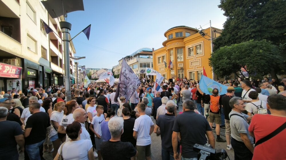 "Rok je 40 dana da se usvoji zakon, 41. blokiraćemo Srbiju": Na protestu protiv Rio Tinta u Loznici iznet samo jedan zahtev 1