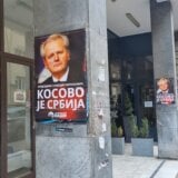 Lik Slobodana Miloševića i natpis "Kosovo je Srbija" osvanuli na plakatima ispred Danasa 1