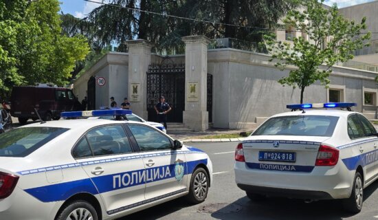"Kad pogledate šta je u stanovima tih ljudi...": Kako regionalni mediji pišu o napadu na žandarma ispred izraelske ambasade u Beogradu 6