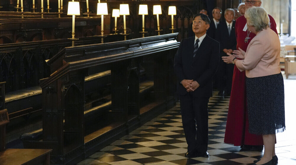 Japanski car na Temzi da bi se podsetio studentskih dana na Oksfordu 1