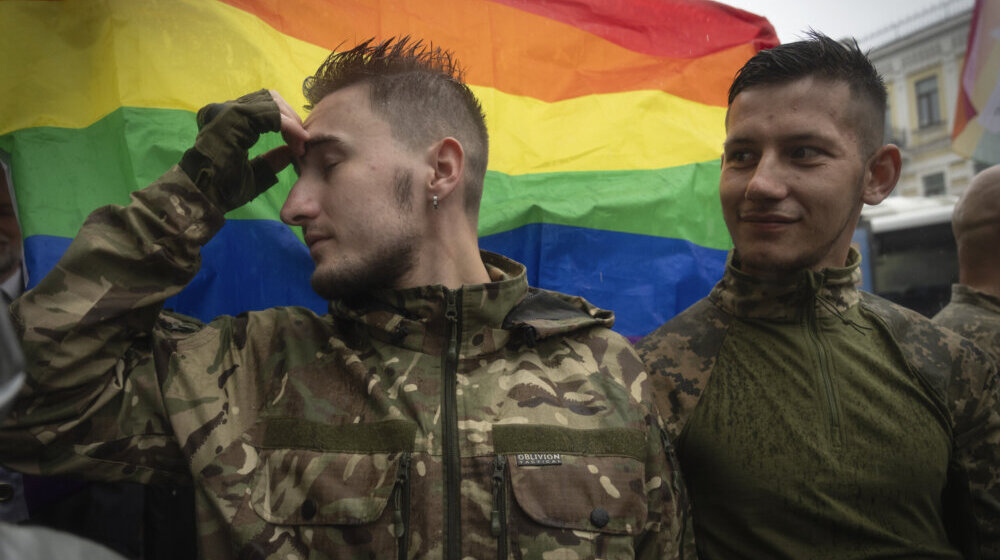 Ukrajinski LGBTQ vojnici ponosno marširali u Kijevu, traže više prava 1