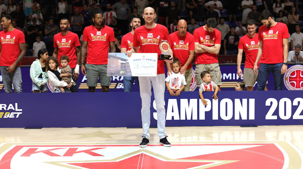 Zvezda dobila pehar pobednika Superlige Srbije, Dejan Davidovac proglašen za MVP finalne serije 1