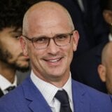 Trener univerziteta Konektikat neće na klupu Lejkersa: Den Harli odbio 70 miliona dolara 7