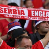 UŽIVO: Engleska sve vreme u posedu lopte, Srbija se brani sa desetoricom 9