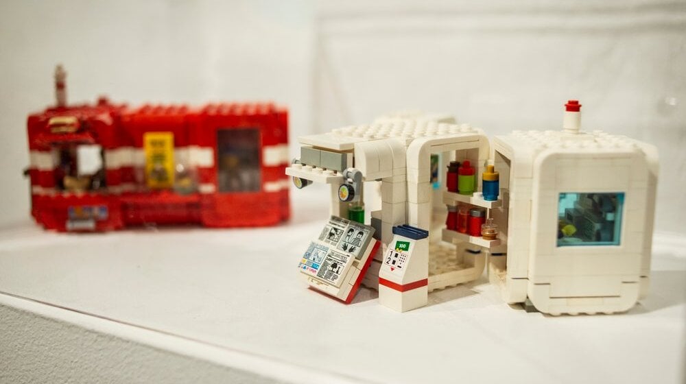 Lego Kiosk K67 krenuo na put: Prva stanica Sarajevo 1