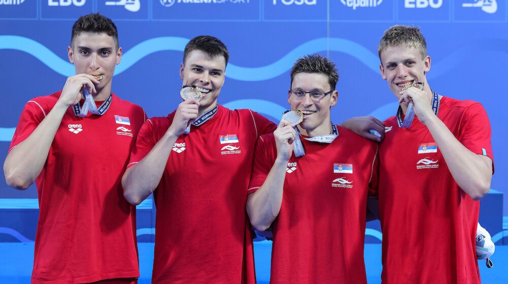 Srpski plivači osvojili zlatnu medalju na Evropskom prvenstvu u štafeti 4x100 metara slobodnim stilom 1