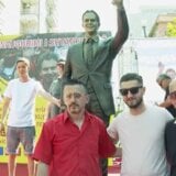 Britanski Indipendent: Na koga liči statua Toni Blera u Uroševcu? 6