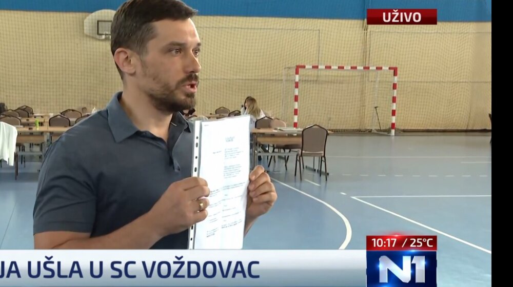 SNS u sportskom centru Banjica organizovao kol centar: Sumnja se u zloupotrebu izbornog procesa (VIDEO) 1